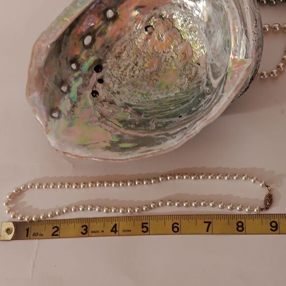 Bundle of High Quality Faux Pearls and Earrings - Picture 8 of 11